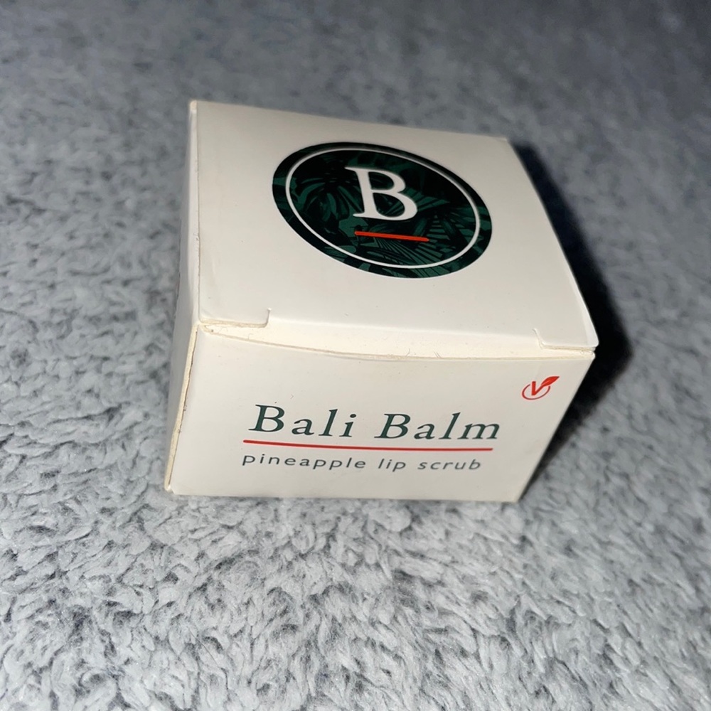 Bali Balm Lip Scrub 🍍